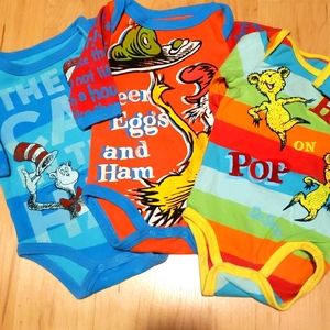 🤩 Dr. Seuss Onesies